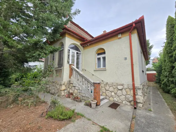 Eladó családi ház, Pécs 3+1 szoba 157 m² 124.9 M Ft