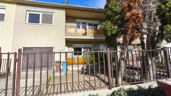 Eladó családi ház, Petőfibánya 3 szoba 148 m² 55.4 M Ft