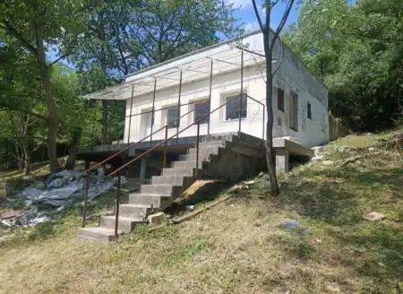 eladó családi ház, Pilismarót