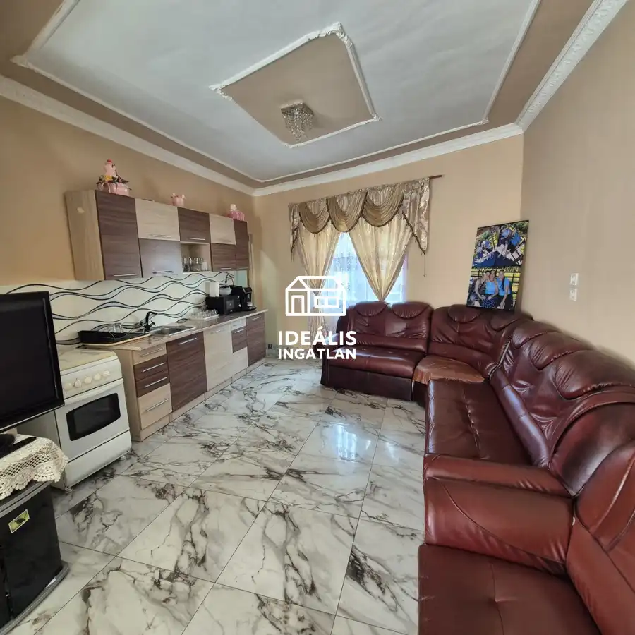 eladó családi ház, Poroszló