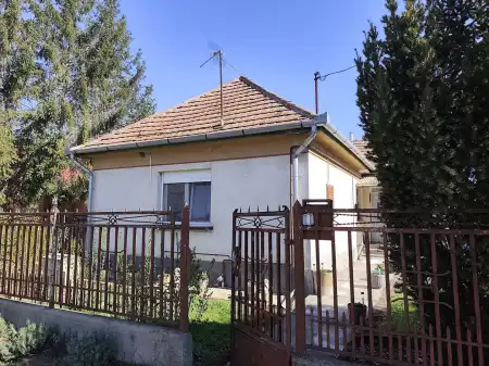 eladó családi ház, Pusztavacs