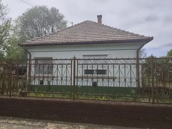 Eladó családi ház, Pusztavacs 2 szoba 80 m² 39.8 M Ft