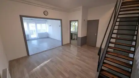 eladó családi ház, Rád