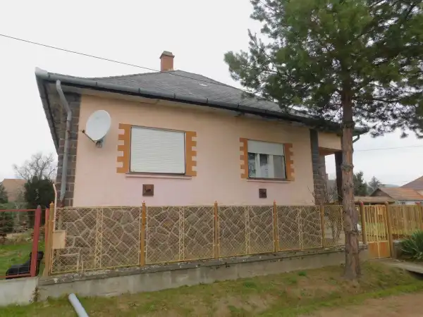 Eladó családi ház, Recsk 2 szoba 90 m² 22 M Ft