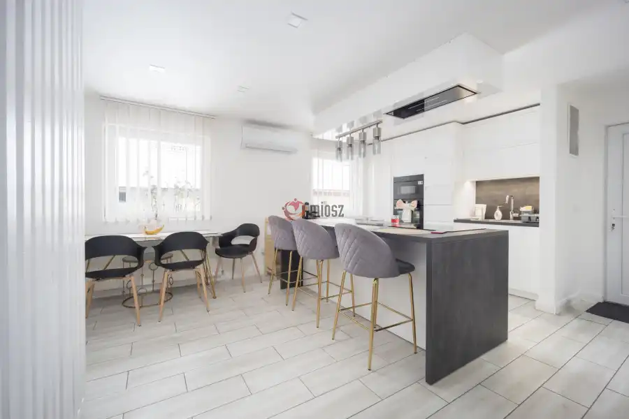 eladó családi ház, Rétság