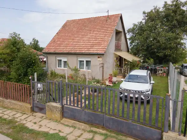 Eladó családi ház, Romhány 5 szoba 98 m² 33.9 M Ft
