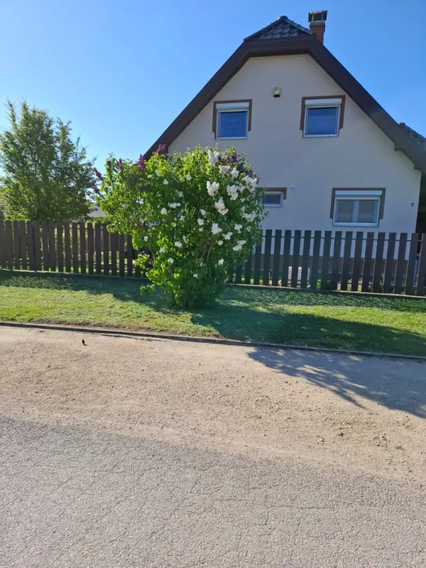 Eladó családi ház, Ságvár 6 szoba 145 m² 79.64 M Ft