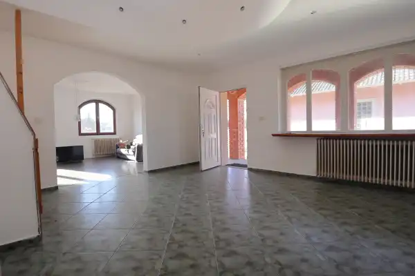 Eladó családi ház, Sándorfalva 5 szoba 193 m² 110 M Ft