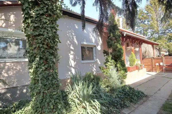 Eladó családi ház, Sándorfalva 5 szoba 130 m² 97.8 M Ft