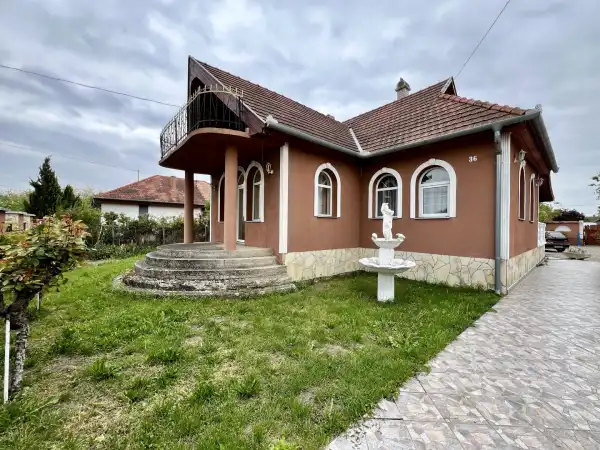 Eladó családi ház, Sárbogárd 5 szoba 140 m² 55 M Ft
