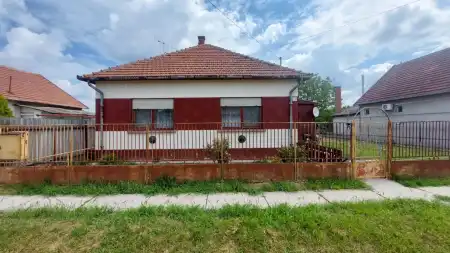 eladó családi ház, Sarkad