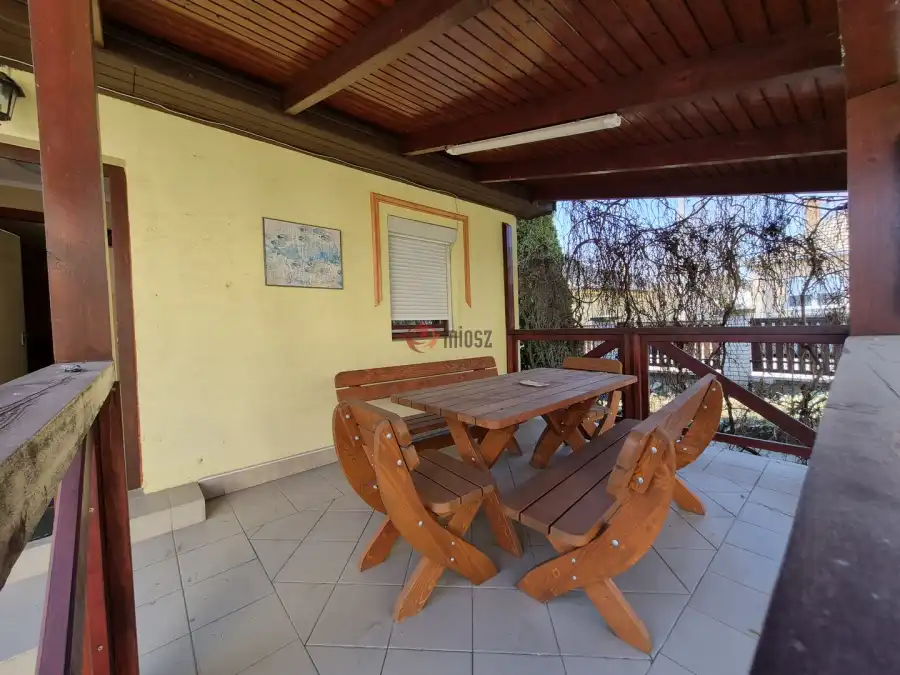 eladó családi ház, Sarud