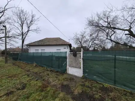 eladó családi ház, Sarud