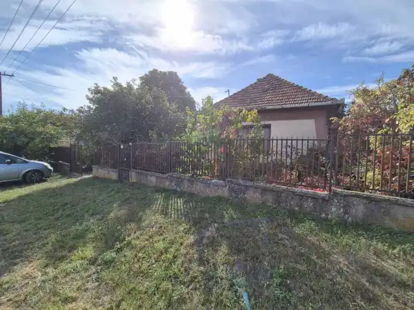Eladó családi ház, Solt 3 szoba 85 m² 8.5 M Ft Eladó családi ház, Solt 3 szoba 85 m² 8.5 M Ft
