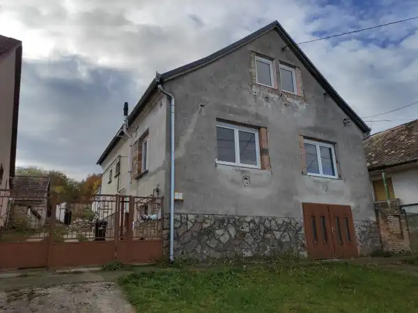 Eladó családi ház, Somberek 8 szoba 202 m² 45 M Ft