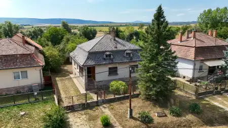 eladó családi ház, Szátok