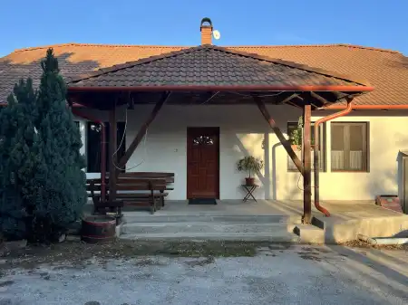 eladó családi ház, Székesfehérvár