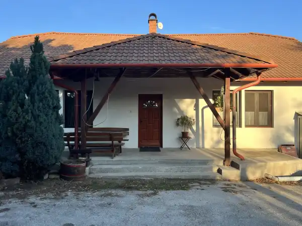 Eladó családi ház, Székesfehérvár 3 szoba 180 m² 135 M Ft