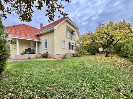 eladó családi ház, Székesfehérvár