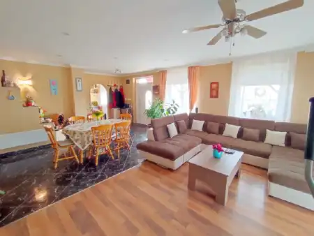 eladó családi ház, Szekszárd