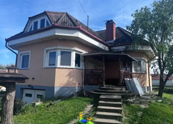 Eladó családi ház, Szerep 4 szoba 166 m² 25 M Ft