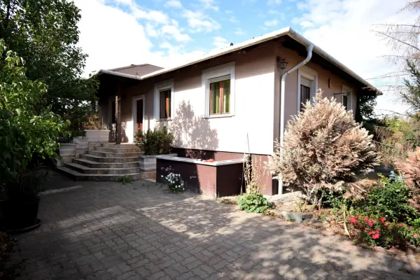 Eladó családi ház, Szigetszentmiklós 1+3 szoba 92 m² 99.9 M Ft
