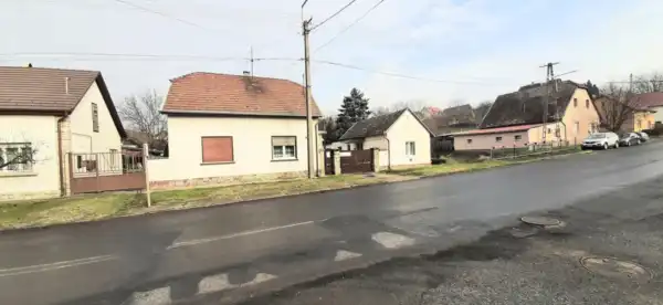 Eladó családi ház, Szob 3+1 szoba 100 m² 57 M Ft