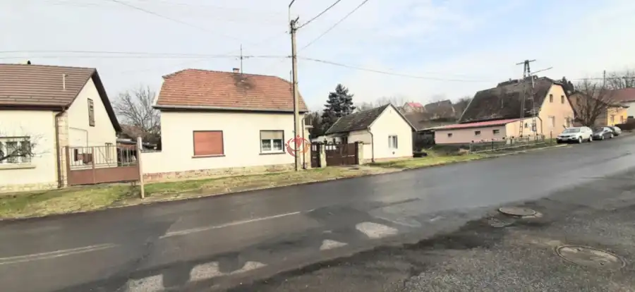 eladó családi ház, Szob