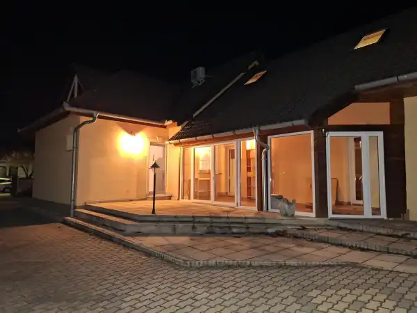 Eladó családi ház, Szombathely 6 szoba 185 m² 117 M Ft