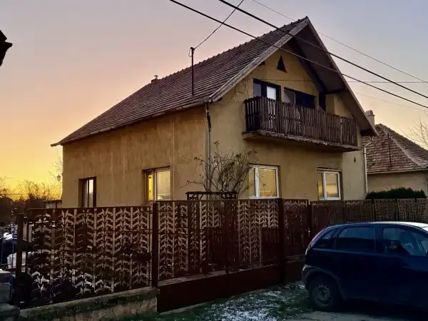 Eladó családi ház, Szomód 7 szoba 170 m² 63.8 M Ft