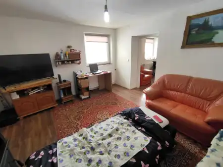 eladó családi ház, Szűr