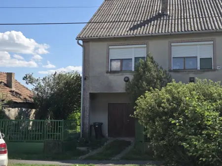 eladó családi ház, Taktaszada