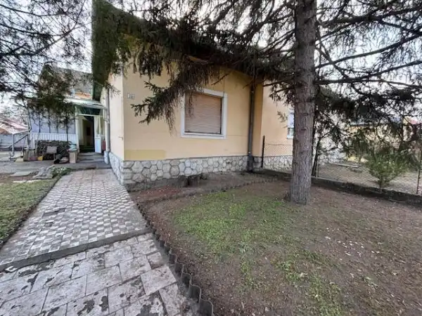 Eladó családi ház, Tata 3 szoba 100 m² 63.9 M Ft