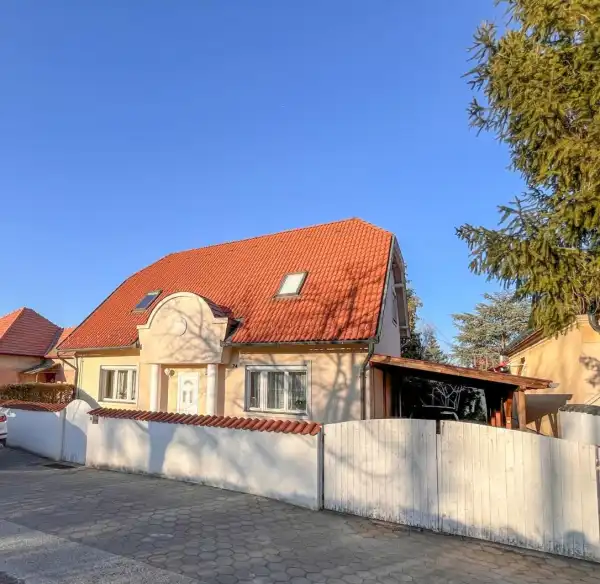 Eladó családi ház, Tata 6 szoba 144 m² 89.99 M Ft