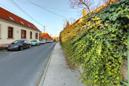 eladó családi ház, Tata