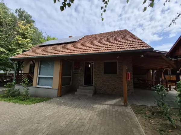 Eladó családi ház, Tiszafüred 3+2 szoba 111 m² 80 M Ft