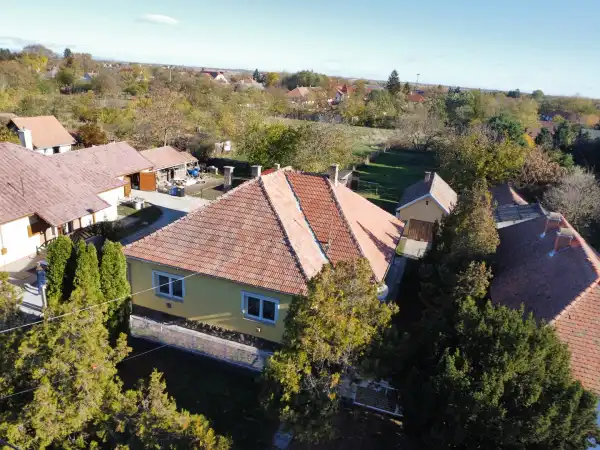 Eladó családi ház, Tiszanána 4 szoba 125 m² 16.9 M Ft