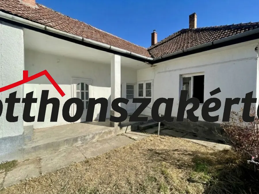 eladó családi ház, Tura