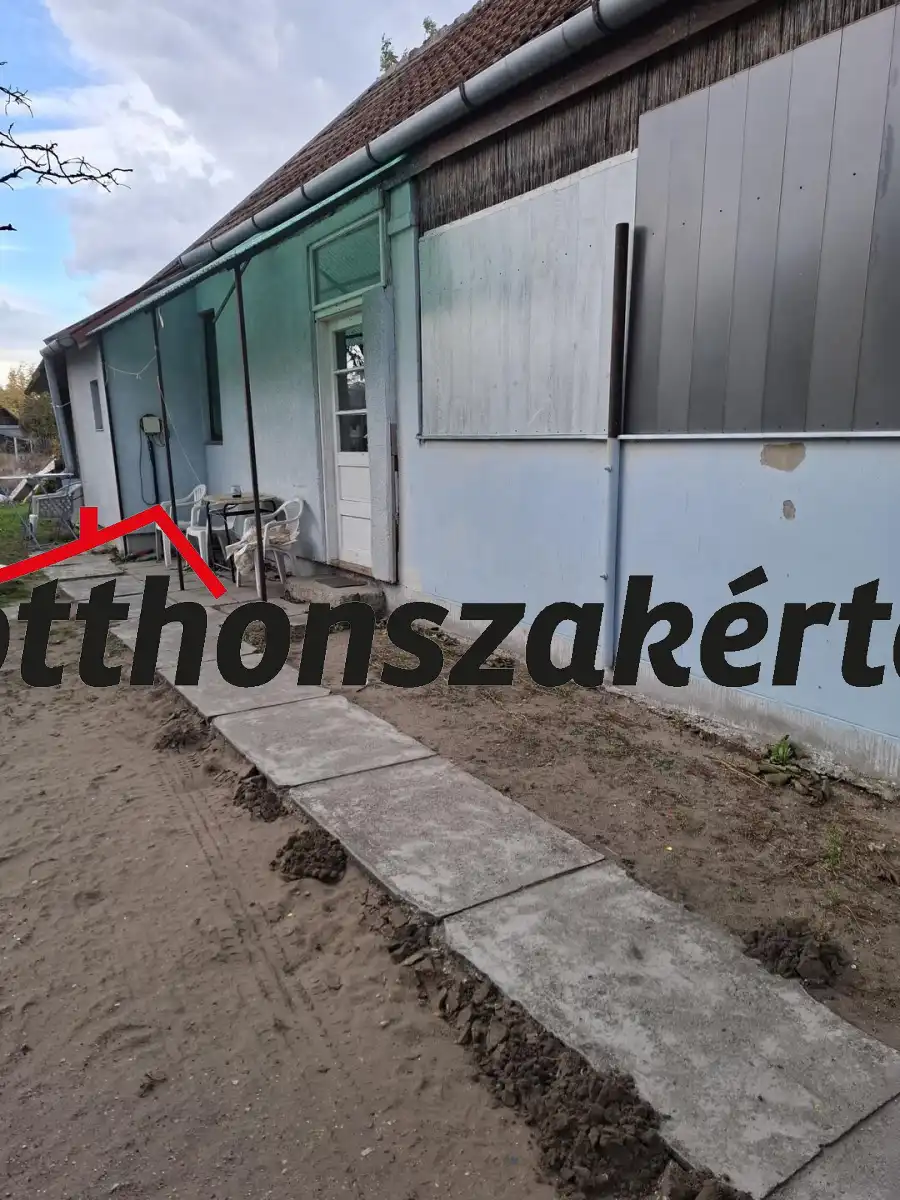 eladó családi ház, Tura