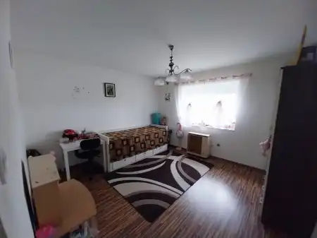 eladó családi ház, Tura