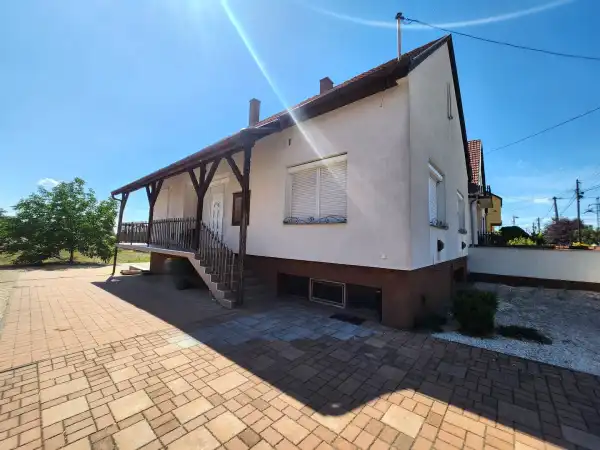 Eladó családi ház, Újhartyán 2 szoba 80 m² 83.9 M Ft Eladó családi ház, Újhartyán 2 szoba 80 m² 83.9 M Ft