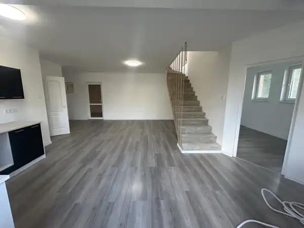 Eladó családi ház, Üröm 2+1 szoba 65 m² 96.5 M Ft