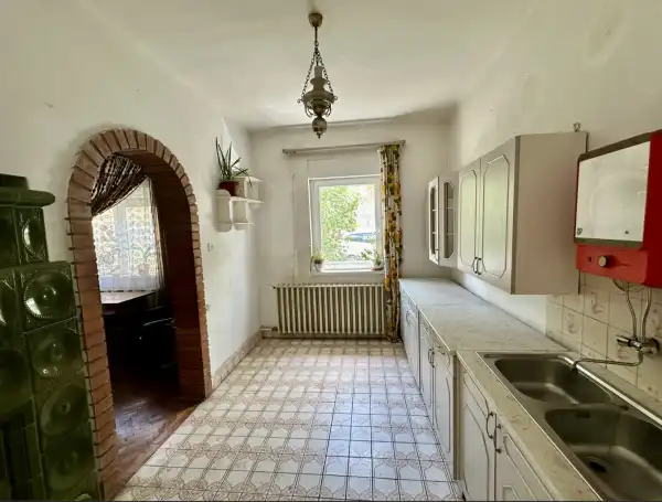 Eladó családi ház, Vác 4 szoba 145 m² 68.9 M Ft