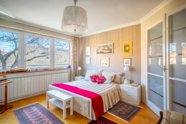 Eladó családi ház, Vác 5+1 szoba 190 m² 153 M Ft