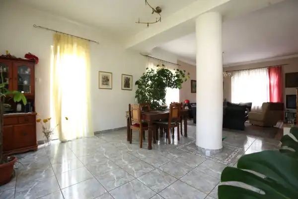 Eladó családi ház, Vác 4 szoba 130 m² 129.9 M Ft