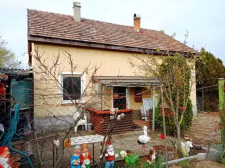 eladó családi ház, Vácrátót