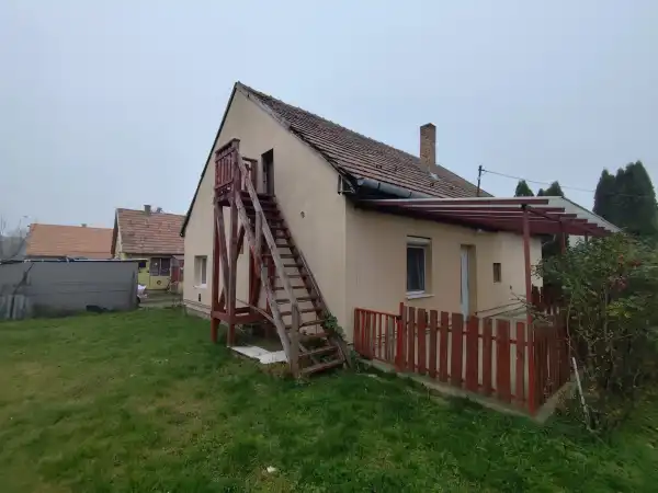 Eladó családi ház, Valkó 3 szoba 81 m² 33.9 M Ft