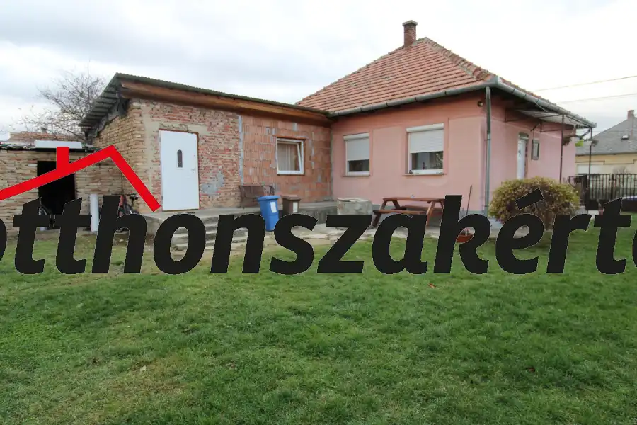 eladó családi ház, Valkó
