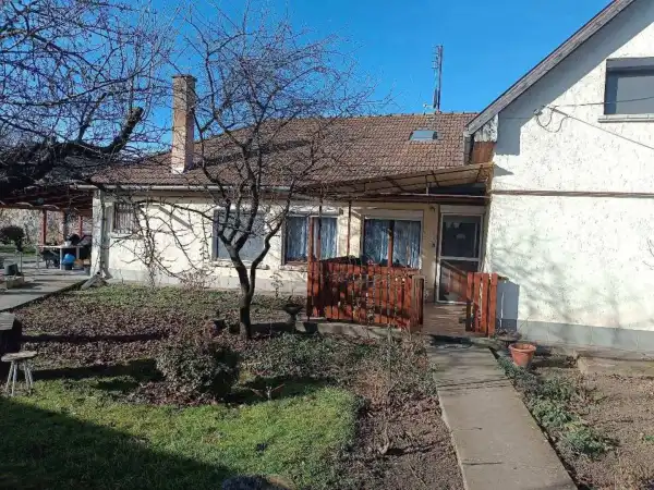 Eladó családi ház, Vámosmikola 2+2 szoba 100 m² 27.5 M Ft