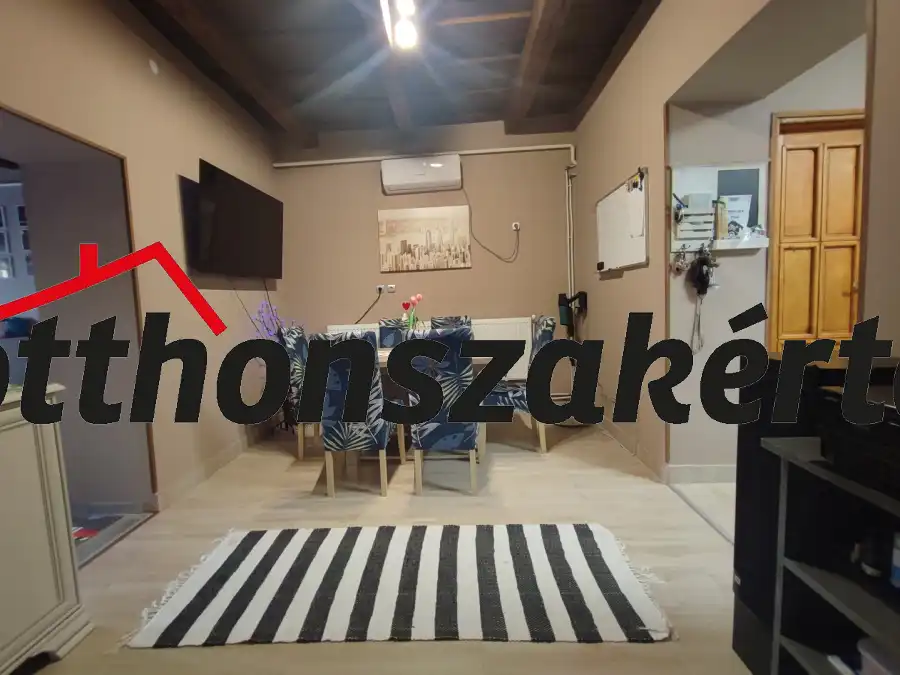 eladó családi ház, Vécs